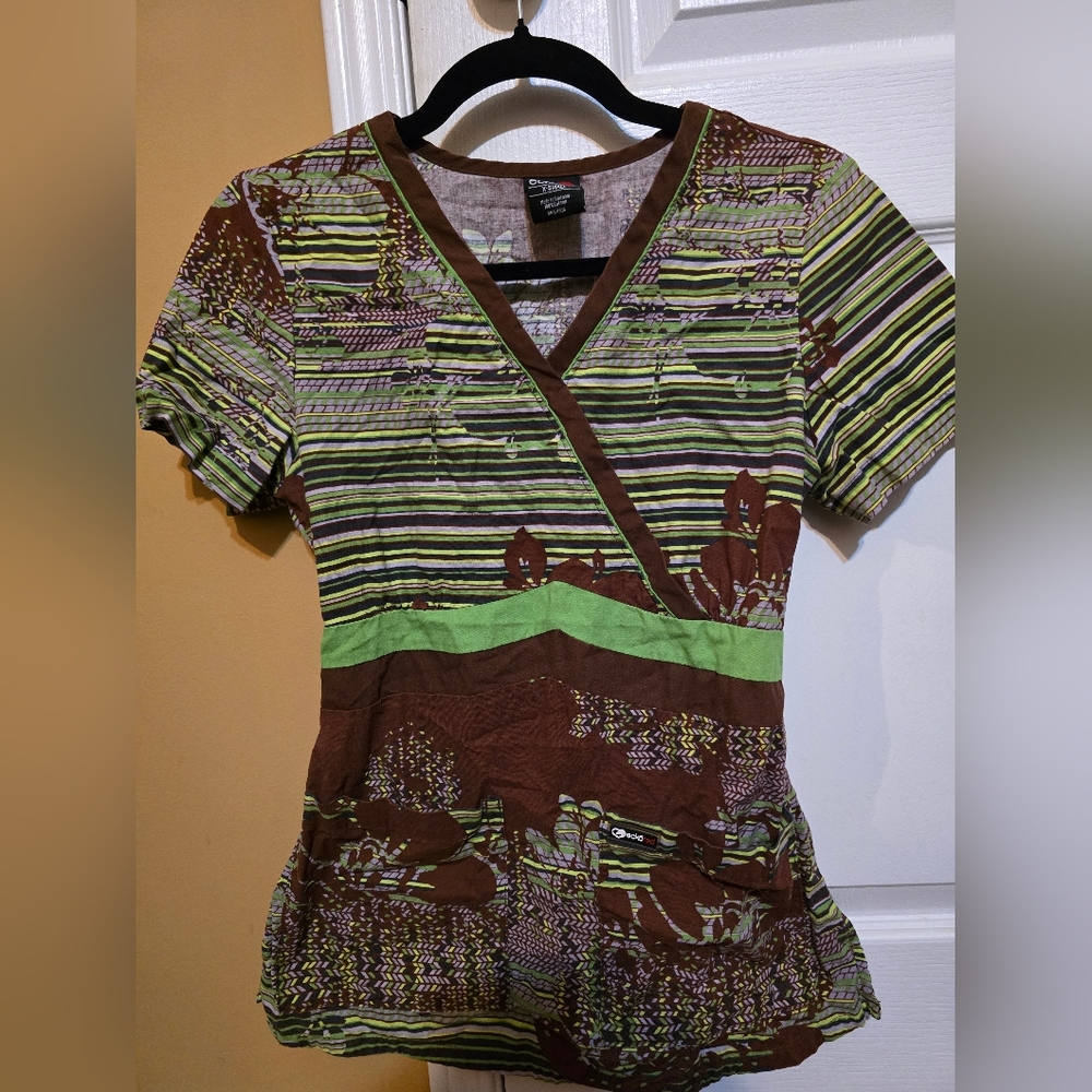 XS eckored Scrub Top